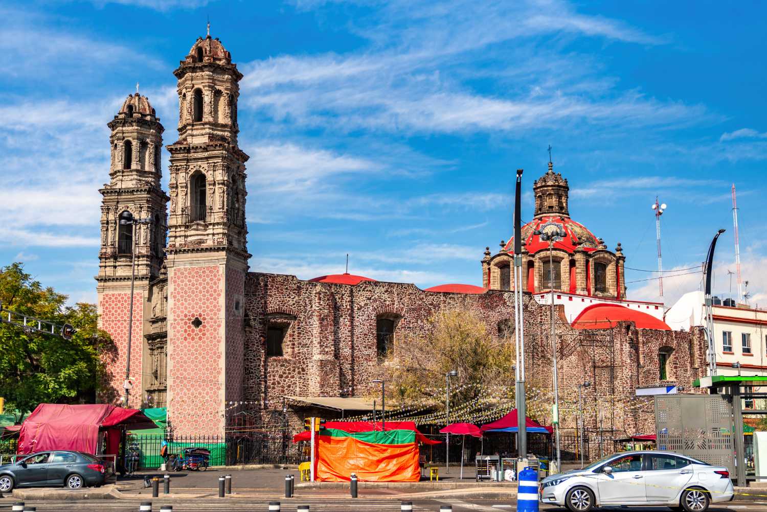 Vista de una catedral ubicada en la CDMX